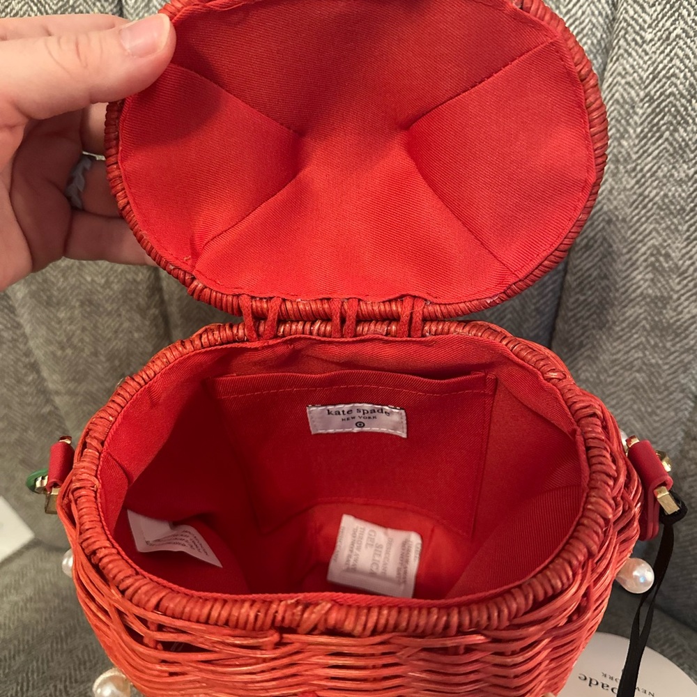 🍓 Kate Spade Strawberry Wicker Mini Bag 🍓 - Picture 10 of 11
